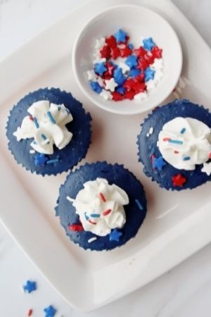 red white and blue sprinkles on patriotic dessert