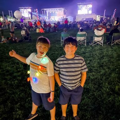 kids at concert during westgate resorts military salutes weekend